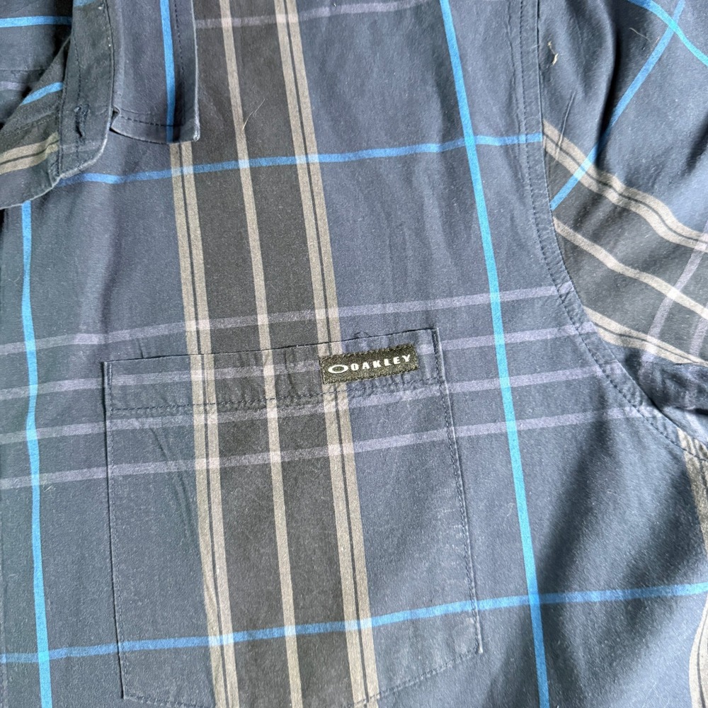 Oakley Plaid Button Down Shirt Mens XXL Short Sleeve Navy Blue Regular Fit - Picture 4 of 11